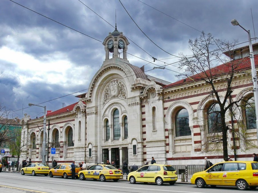 Зам.-министърът на културата коментира скандала за преустройството на Халите в София