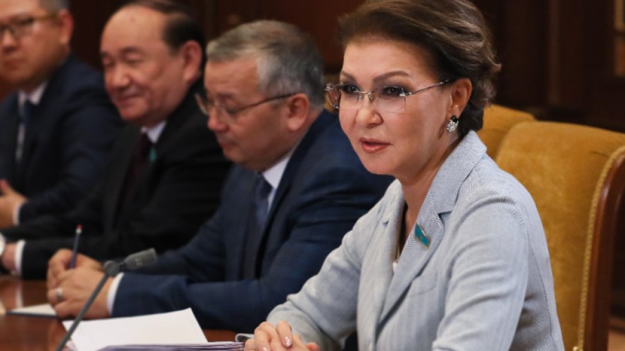 Дъщеря на Назарбаев е изтеглила наз 300 млн. долара от Казахстан