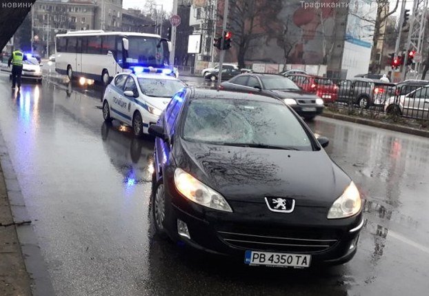 Дъждът и снегът докараха катастрофи в Пловдив