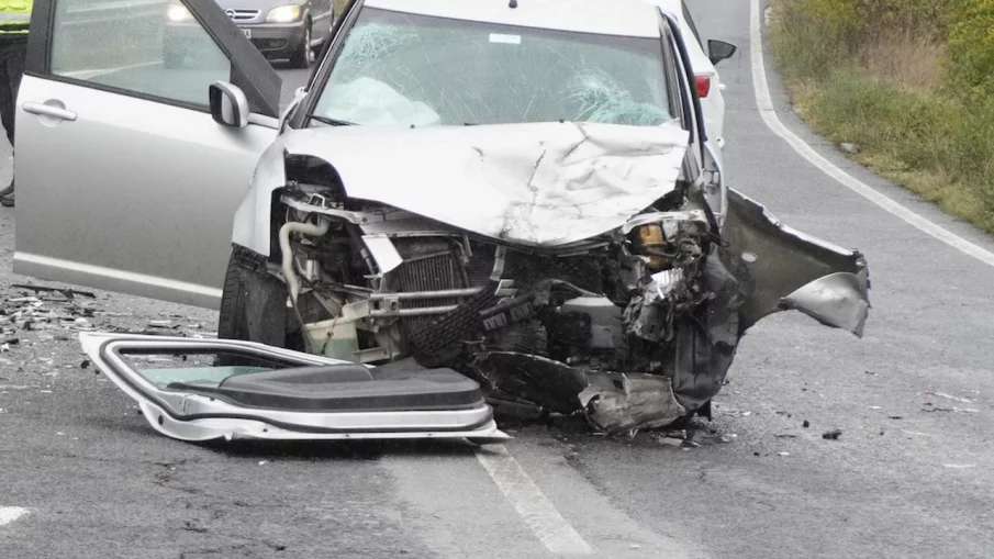 Шофьор загина след фатален сблъсък с трактор