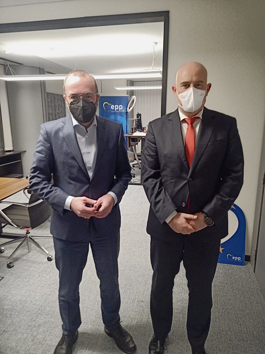 Главният прокурор Иван Гешев проведе работна среща с председателя на Групата на ЕНП в Европейския парламент