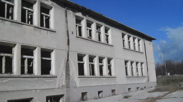 Продават селско училище на търг