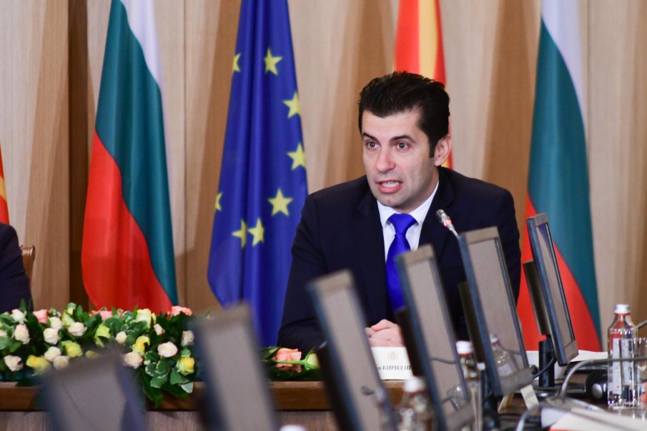 Премиер на България със спорни умения на политик Кирил Петков