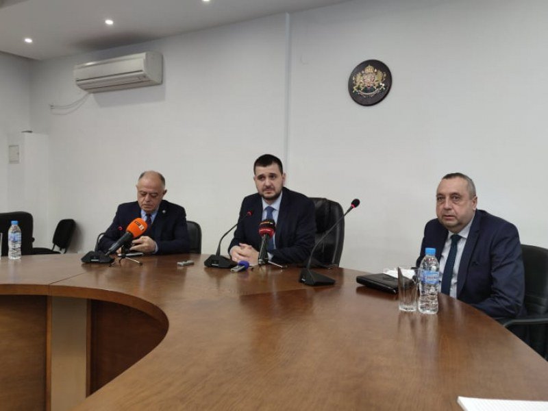 Свлече се стена на язовир Тополово край Пловдив