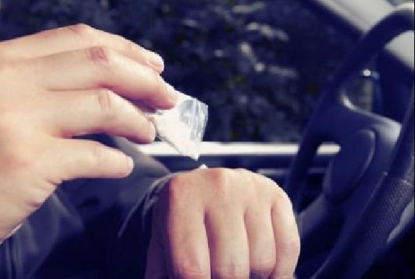 Полицията в Хасково залови двама с наркотици зад волана