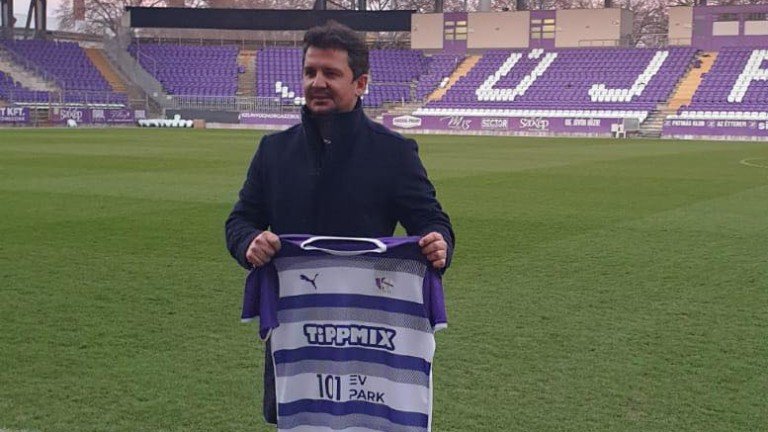 Втори бивш треньор на ЦСКА вариант за Ботев Пловдив