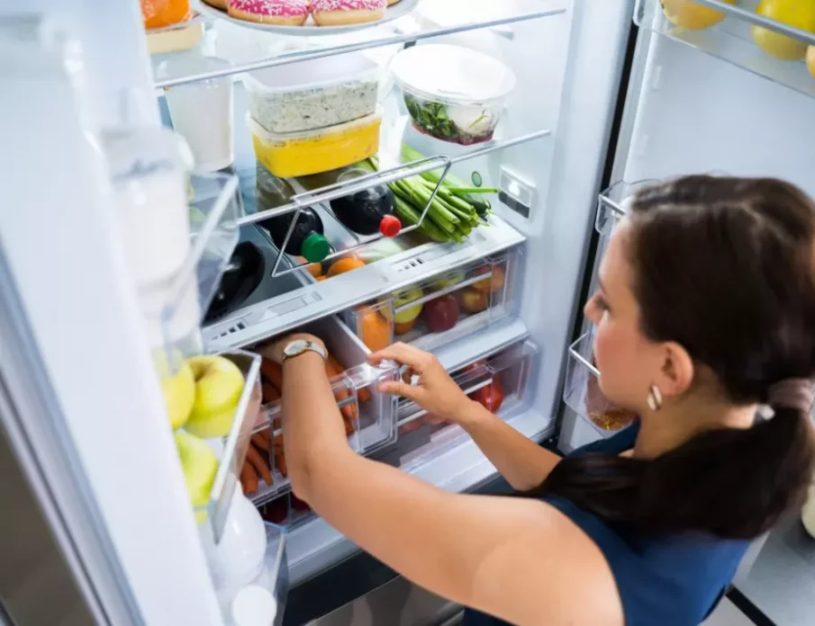 Домакинският хладилник е задължителен във всеки дом. Купува се не