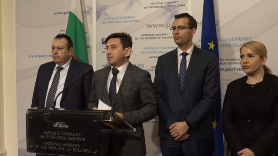 ИЗВЪНРЕДНО В ПИК TV! ДПС с ултиматум към регионалния министър - иска да уволни всички техни кадри във ВиК холдинга заради внушения на медиите на Прокопиев (ВИДЕО/ОБНОВЕНА)