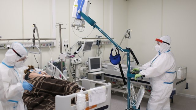 Снимка: Правят опит да решат кризата с лекарства срещу COVID-19 в пловдивските болници