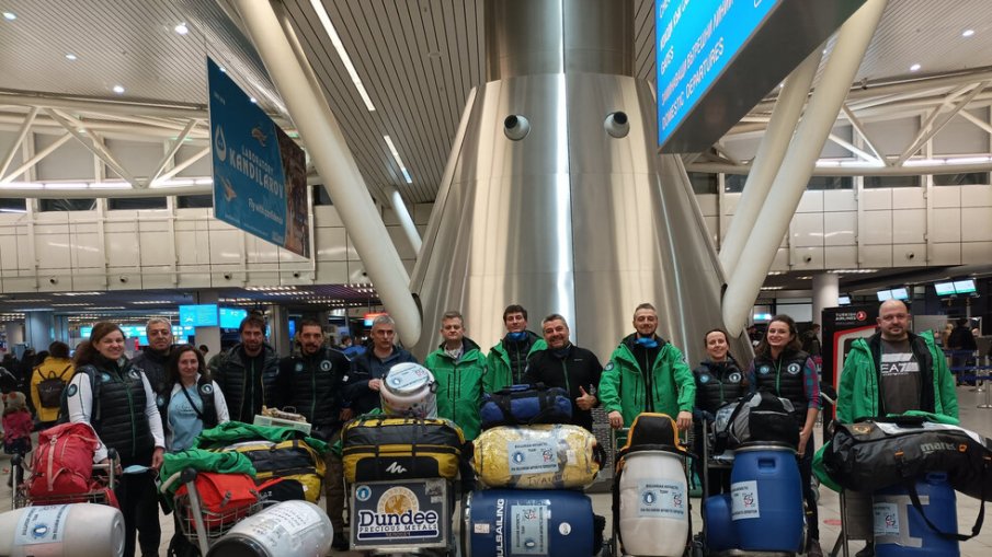 Завърна се първата ни група от Антарктика