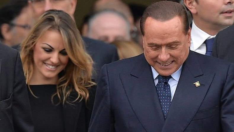 Бившият италиански премиер и медиен магнат Силвио Берлускони днес бе