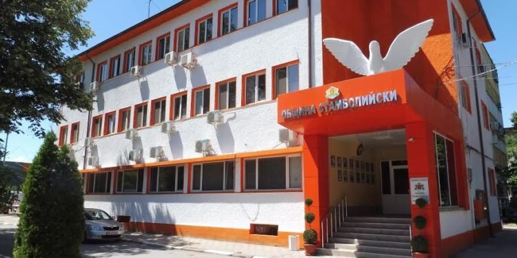 ЗАРАДИ СКЪПИЯ ТОК: Община Стамболийски е пред фалит - съкращават служители за икономии, училището също бедства