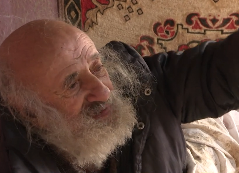 Мъж и жена пребиха възрастен мъж във Врачанско: Давай парите, ще те заколим!