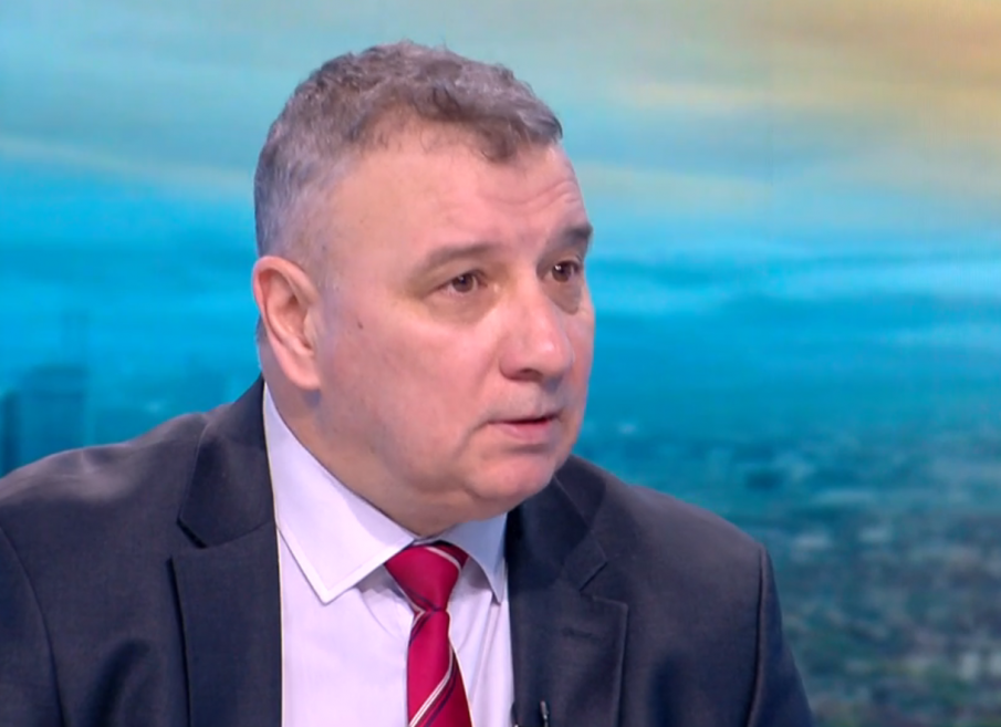 Ние сме в и няма как да се отбраняваме сами