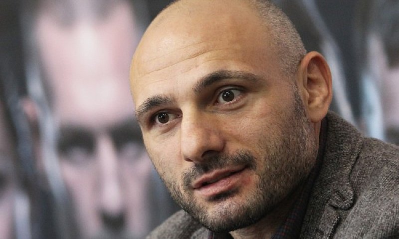 Кириле, хващай се под ръка с всички джендъри и стажанти и да си ходиш!