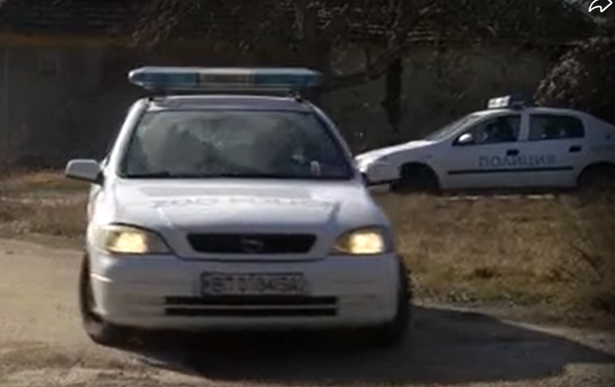 Откриха издирваната жена, която намушка с нож сестра си