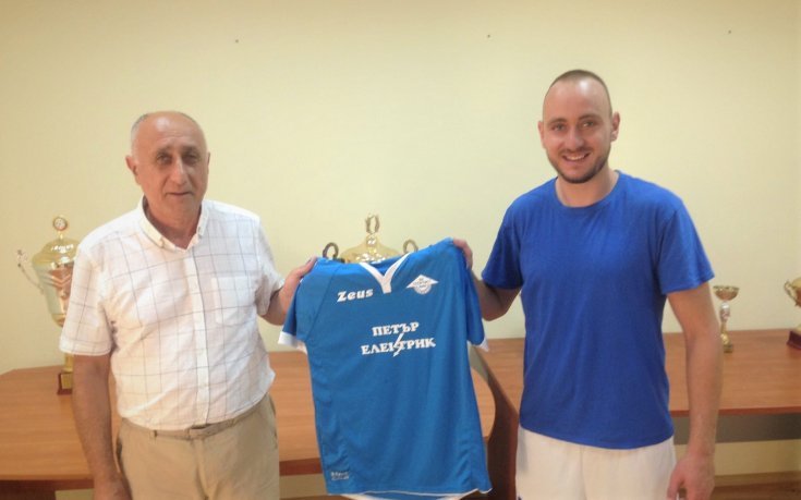 Футболен номад ще рита в Югозападната Трета лига