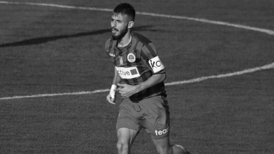 ТРАГЕДИЯ В ГЪРЦИЯ: Инфаркт покоси 22-годишен футболист, липсата на дефибрилатор го довърши