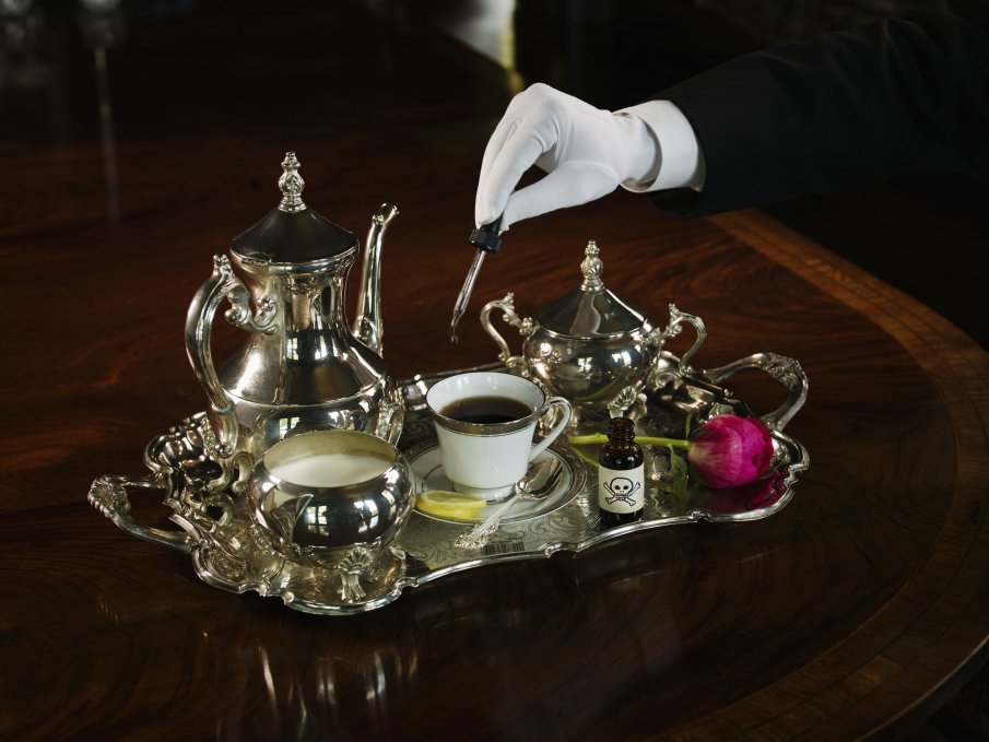 Лекар от български произход е отровил приятелката и родителите ѝ в Англия