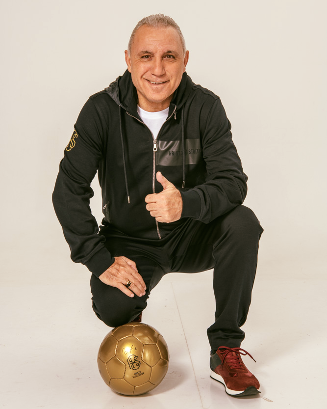Легендата на българския футбол Христо Стоичков днес навършва 56-ия си