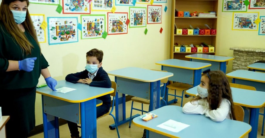 МОН: Българските ученици скоро ще разполагат с „дигитална раница”