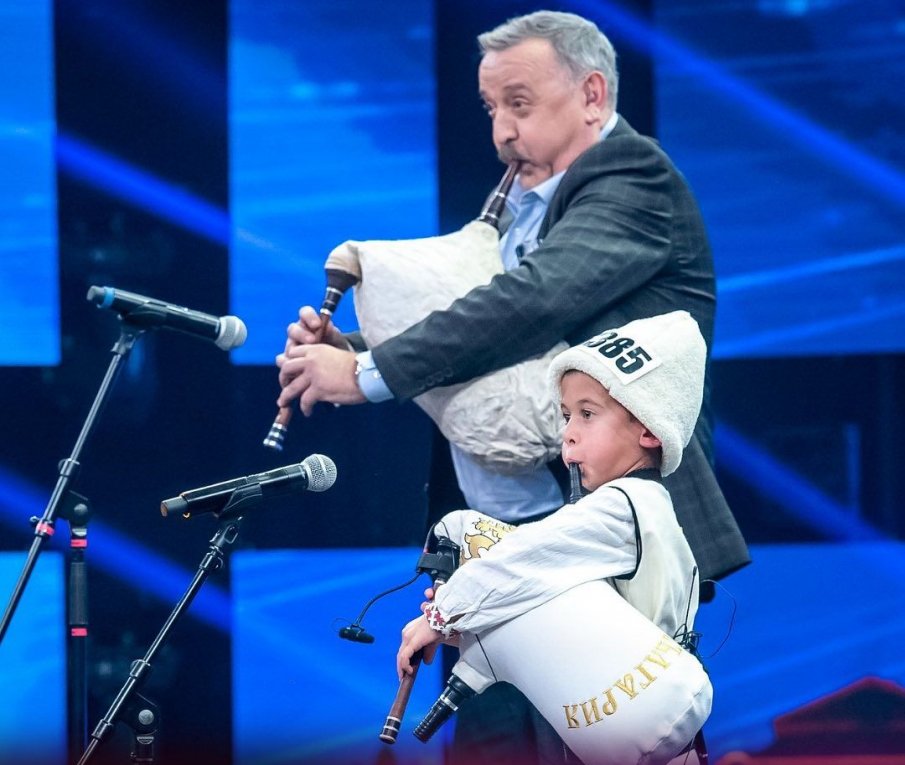 5-годишният Стефан Иванов скри шапките на журито и публиката в