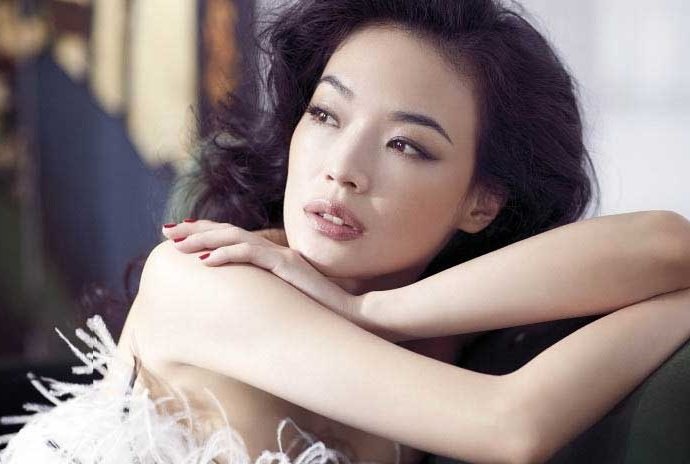 САМО ЗА ДАМИ: Как естествено да изглеждате по-млади