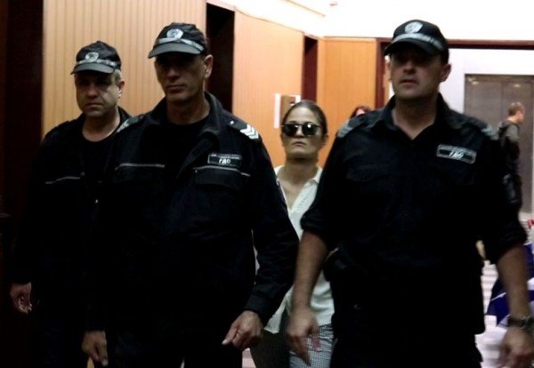 ПОРЕДНА ИЗДЪНКА: Заловиха с дрога скандалната психоложка от мелето край Труд