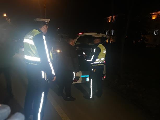 Провериха 2000 коли в акция за дрога и алкохол