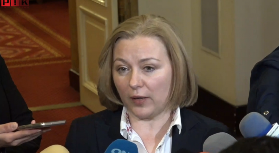 ПЪРВО В ПИК TV! Екшън между Ива Николова и Надежда Йорданова - правосъдната министърка шикалкави за орязаните пари на съдебната власт (ВИДЕО)