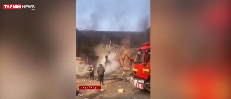 Ирански военен самолет се разби в жилищен квартал, има жертви (ВИДЕО)