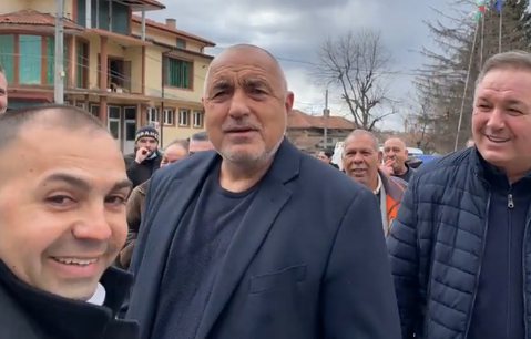 ИЗВЪНРЕДНО В ПИК TV: Бойко Борисов с коментар за властта: Цари безхаберие - една къщичка за птички няма да направят. И толкова ги дразнеше джипката, че сега не слизат от нея (ВИДЕО/ОБНОВЕНА)