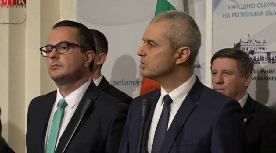 ПЪРВО В ПИК TV! Възраждане иска разследване ходил ли е Кирил Петков на инструкции в чужди посолства (ВИДЕО/ОБНОВЕНА)