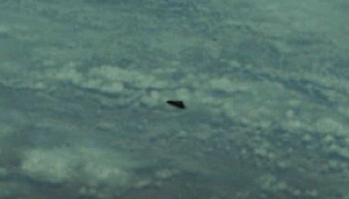 Астронавти от мисията Аполо 9 снимат черен триъгълен извънземен кораб (ВИДЕО)