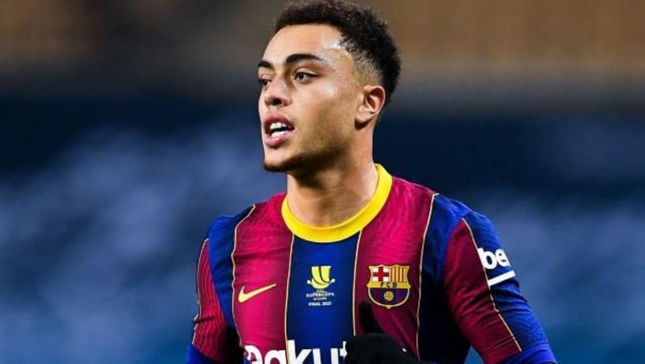 Монако се облизва за защитник на Барселона