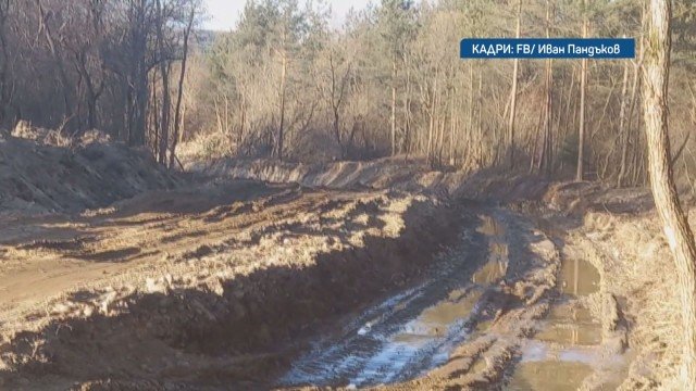 Багери разкопават коритото на река Искър заради голф игрище