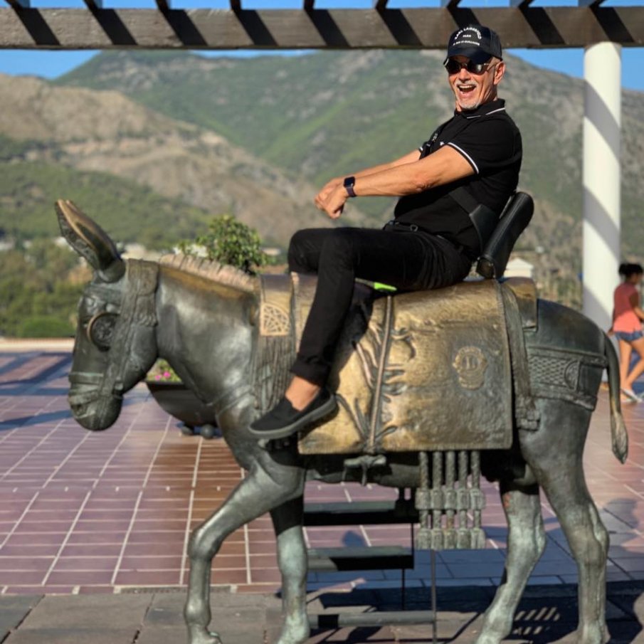 САМО В ПИК И РЕТРО: Ето ги палатите за 21 милиона на Николай Събев (СНИМКИ)