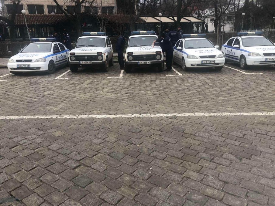 Хванаха дрогиран шофьор с коктейл от наркотици във Врачанско