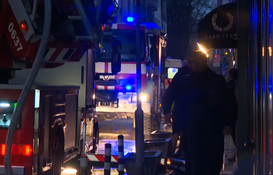 ОГНЕН АД: Пожар избухна в центъра на София, две жени загинаха