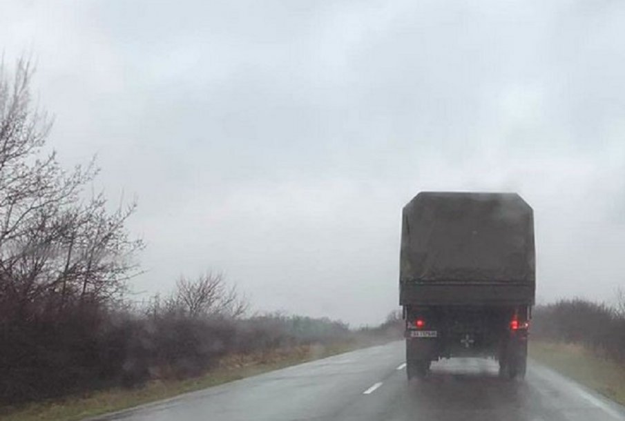 ТРЕВОЖНИ МАНЕВРИ: Какво се случва?! Камиони на българската армия пътуват към Малко Търново и границата с Турция (СНИМКИ)