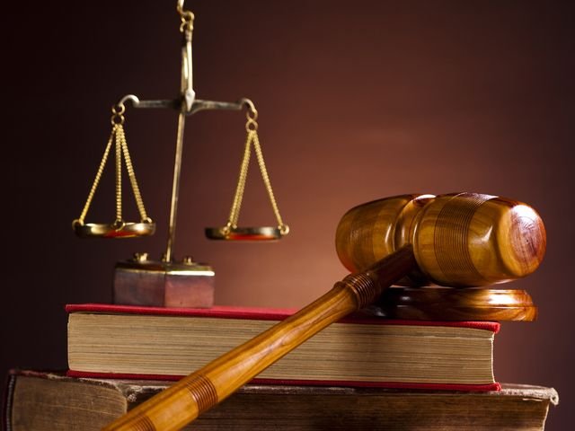 Шеф на държавна институция с обвинение за принуда чрез злоупотреба с власт