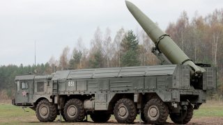 Изстреляни от Беларус ракети „Искандер“ поразиха летище в Житомир