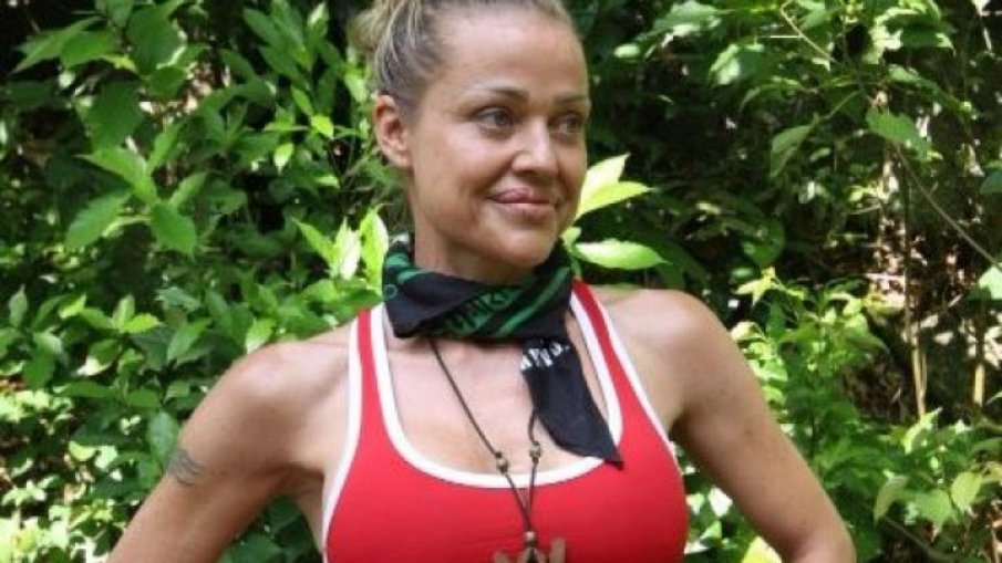 Ивана от Сървайвър остана топплес (СНИМКИ)