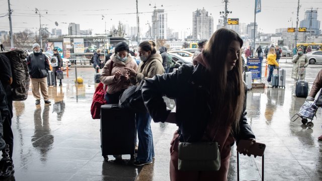 Първите успешно евакуирани българи от Украйна вече са в Молдова