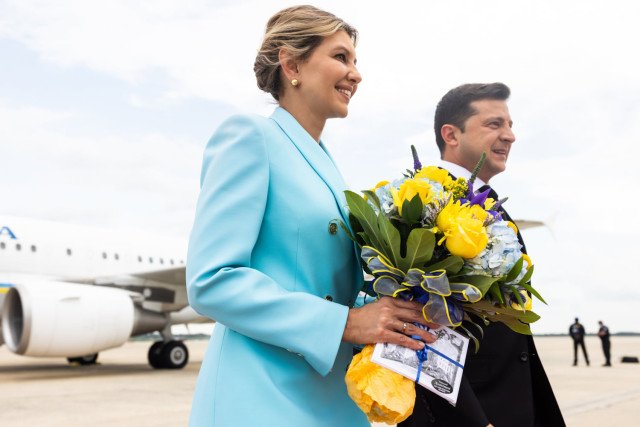 Коя е Олена, жената до украинския президент Зеленски (СНИМКИ)