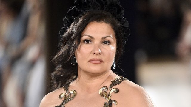 Оперната певица Анна Нетребко слиза от сцената