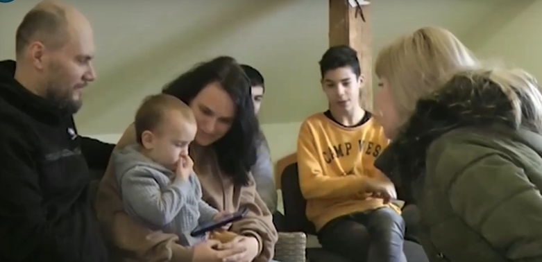 В Русе приютиха многодетно семейство, бежанци от Одеса