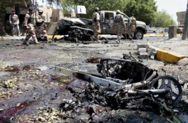 Взривиха джамия в Пешавар, жертвите са най-малко 30, а ранените около 60