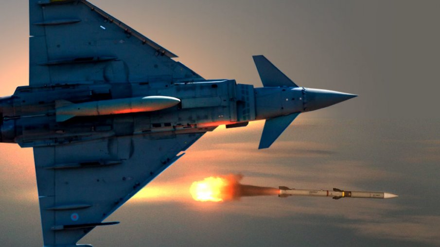 15 души загинаха при ракетен удар в Украйна, 20 души са в капан под отломки