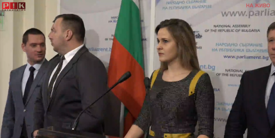 ПЪРВО В ПИК TV! Възраждане иска оставката на зам.-министъра на културата Весела Кондакова (ВИДЕО/ОБНОВЕНА)